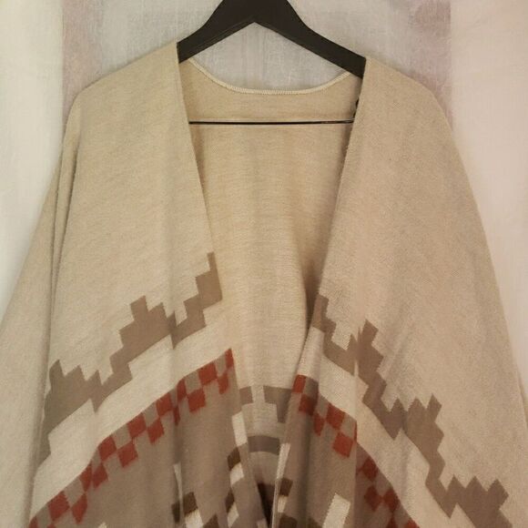 Women's Wrap Ponco Shawl Sweater Tan Aztec Tribal Boho Fringe Oversize No sleeve - Picture 2 of 9